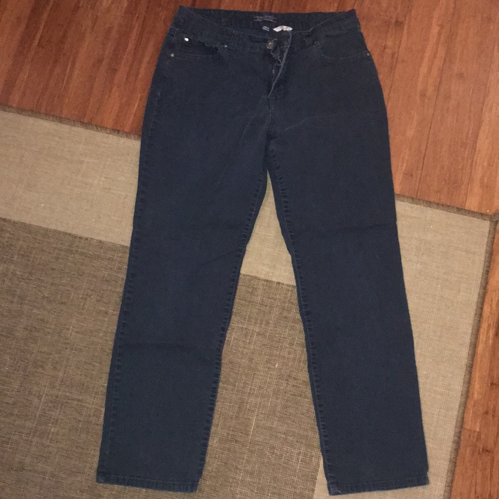 NEVER BEEN WORN Dark blue jeans